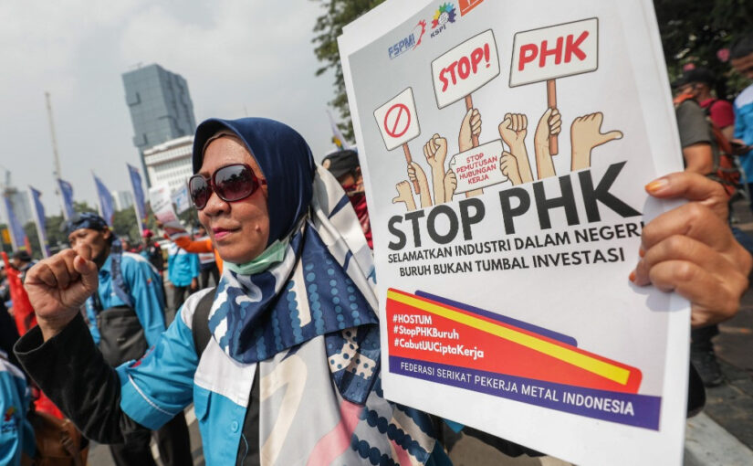 Ancaman PHK 9.000 Buruh di Sektor Tekstil dan Petrokimia